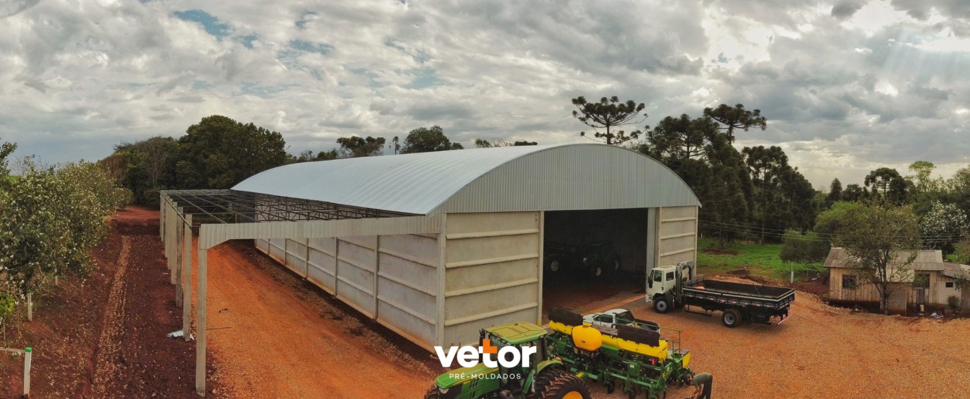 Barracão pré-moldado construído pela Vetor para atendimento em Araruna - PR